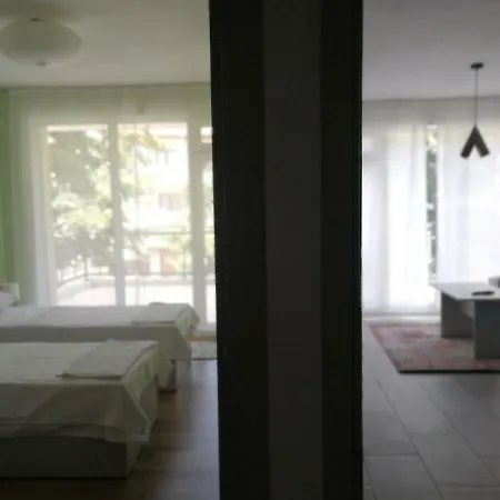 Cozy Place In Sarafovo Апартамент *